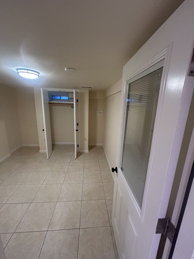 Building Photo - 632 Maury Ave