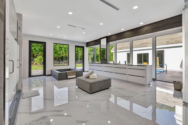 Building Photo - 7693 Steeplechase Dr