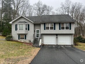Building Photo - 3 Mayhew Dr