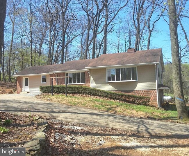 Building Photo - 594 Truce Rd