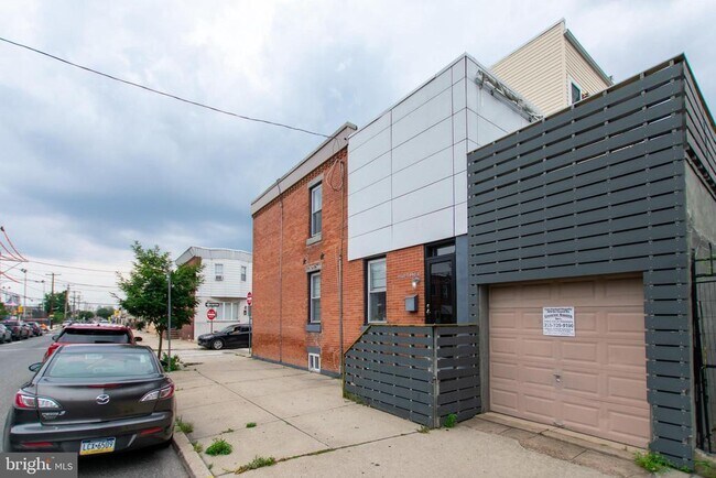 Building Photo - 152 Tree St