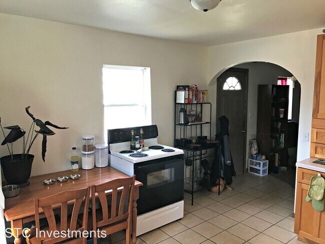 Building Photo - 2 br, 1 bath House - 419 W. Chandler