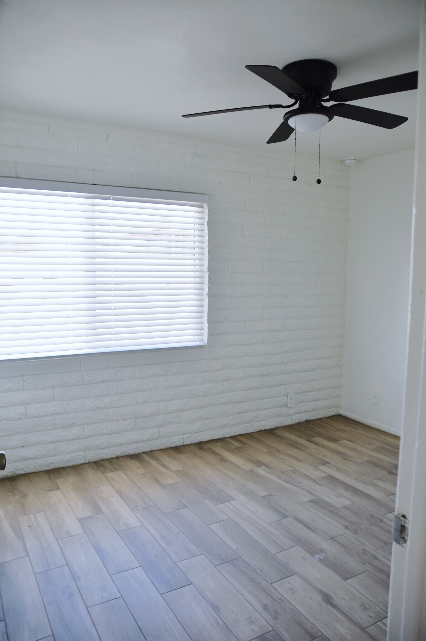 Building Photo - 6605 W Pasadena Ave