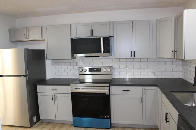 Building Photo - 18008 E 27 St S