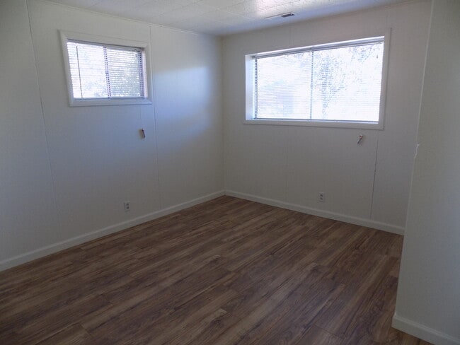 Building Photo - 4501 Thompson Ave