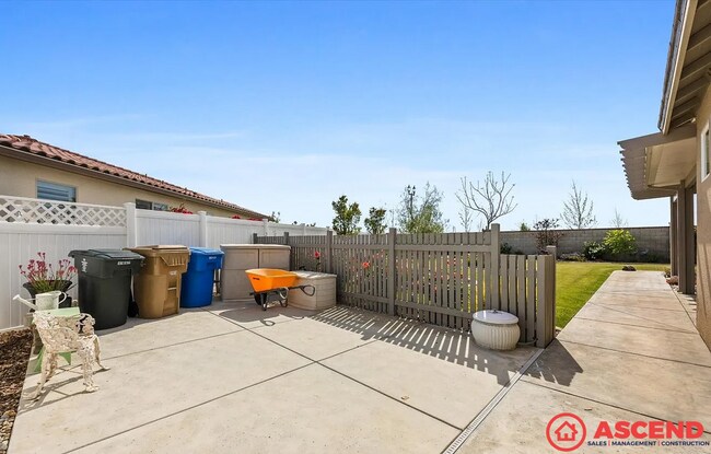 Building Photo - 14430 Utica Wy