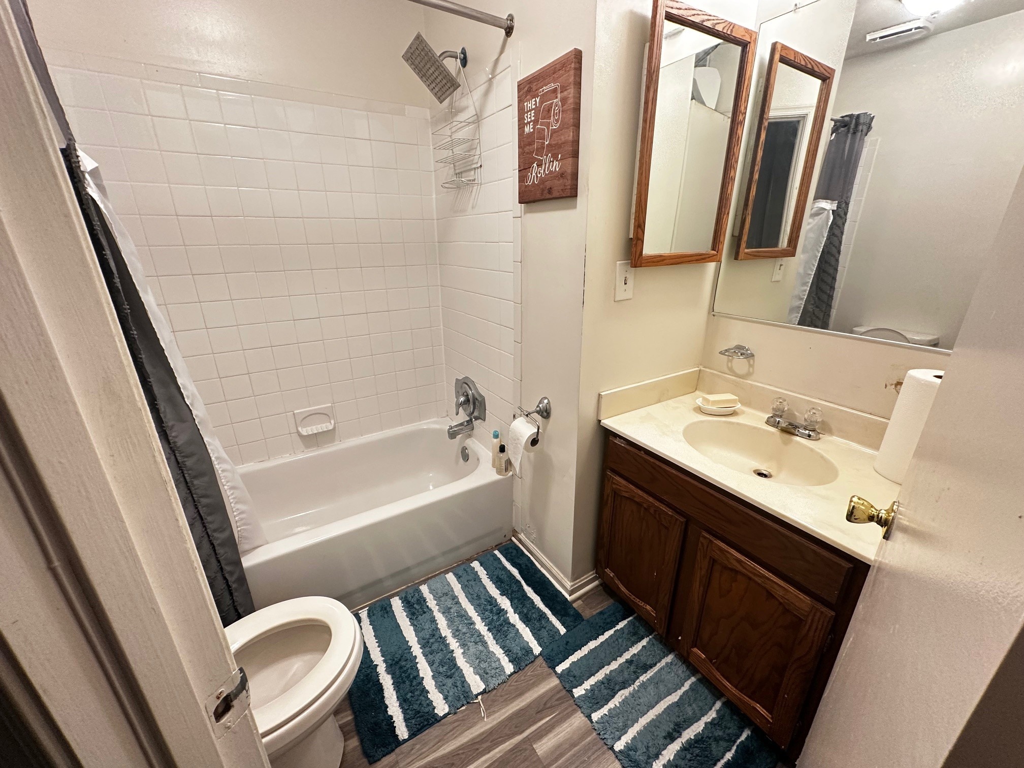 Bathroom 2 - 8719 East Grv