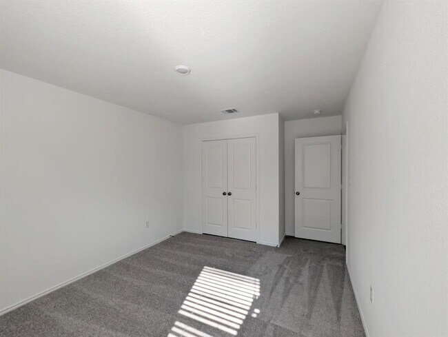 Building Photo - 107 Imola St