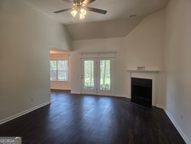 Building Photo - 434 Roberts Way