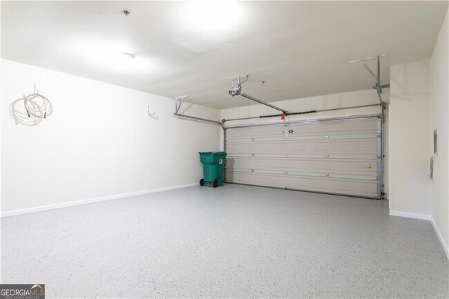 Building Photo - 574 Vinings Estates Dr SE