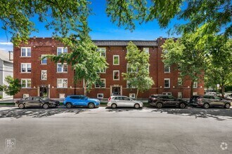Building Photo - A Fantastic 2-bed in Fabulous Lakeview