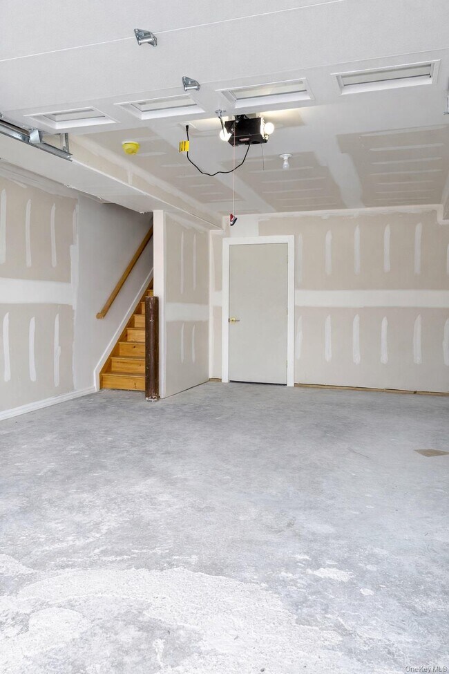 Building Photo - 1140 NY-52