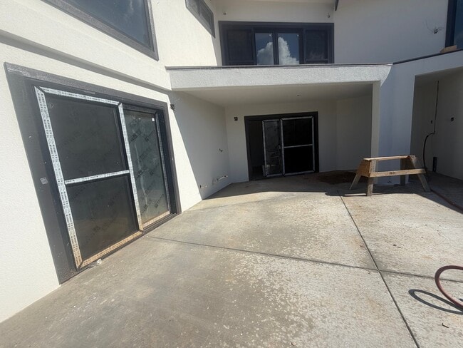 Building Photo - 2151 Okoa St