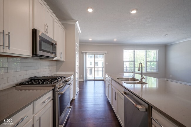 Building Photo - 8239 Bostic Dr