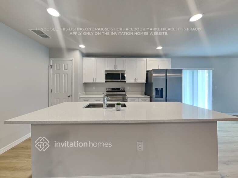 Building Photo - 531 Ladyslipper St