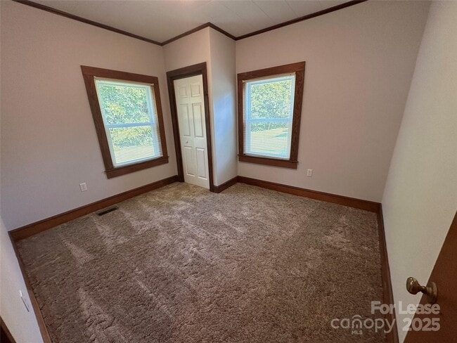 Building Photo - 4537 Burton Ln