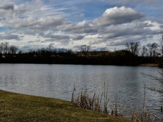 Building Photo - 4 Bedroom 2.5 Bathroom Two Story Brick Front Home in Pike Township!