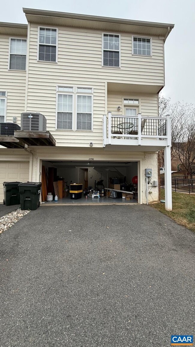 Building Photo - 2350 Abington Dr