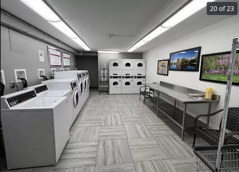 Building Photo - 4545 Wornall Rd