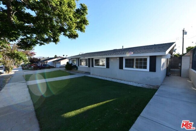Building Photo - 3125 Jacinto Ave