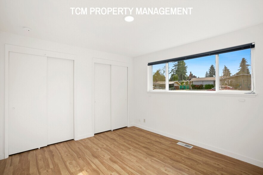 Building Photo - 1053 Lynnwood Ave NE