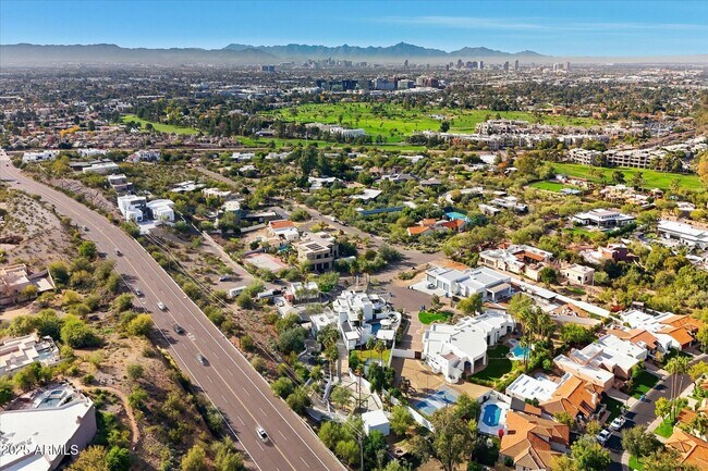 Building Photo - 3112 E Palo Verde Dr