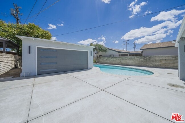 Building Photo - 5628 Cleon Ave