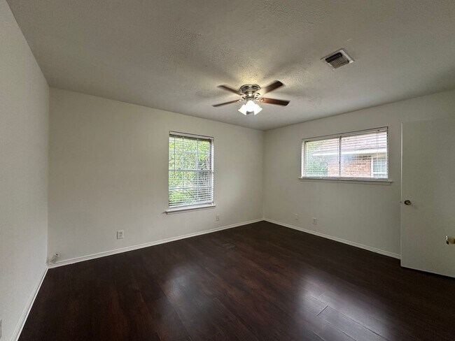 Building Photo - 2109 Quail Run