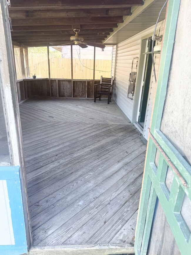 Building Photo - 1534 Delta Dr