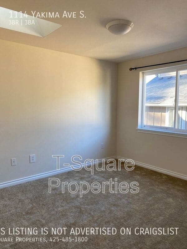 Building Photo - 1114 Yakima Ave S