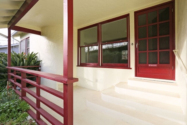 Building Photo - Charming single-story 2BR/1BA home in Mill Valley, Back yard, Storage, Front Porch (11 Alta Vista...