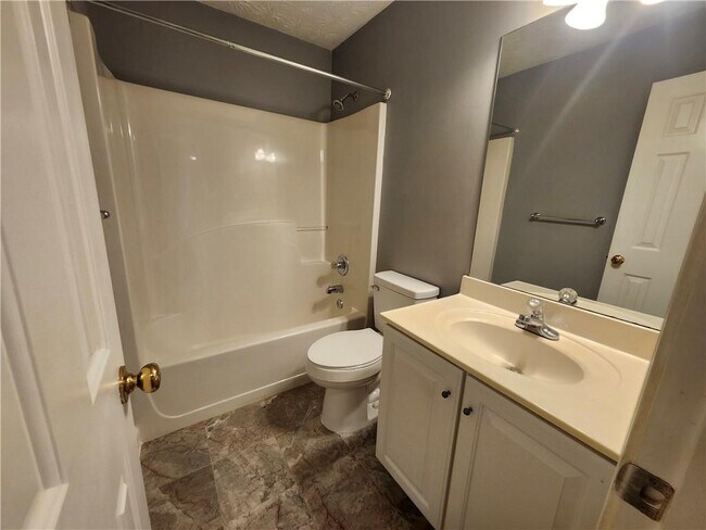 Building Photo - 1052 Ludwick Way