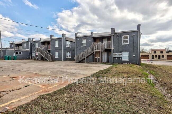 Building Photo - 2325 NW 12th St