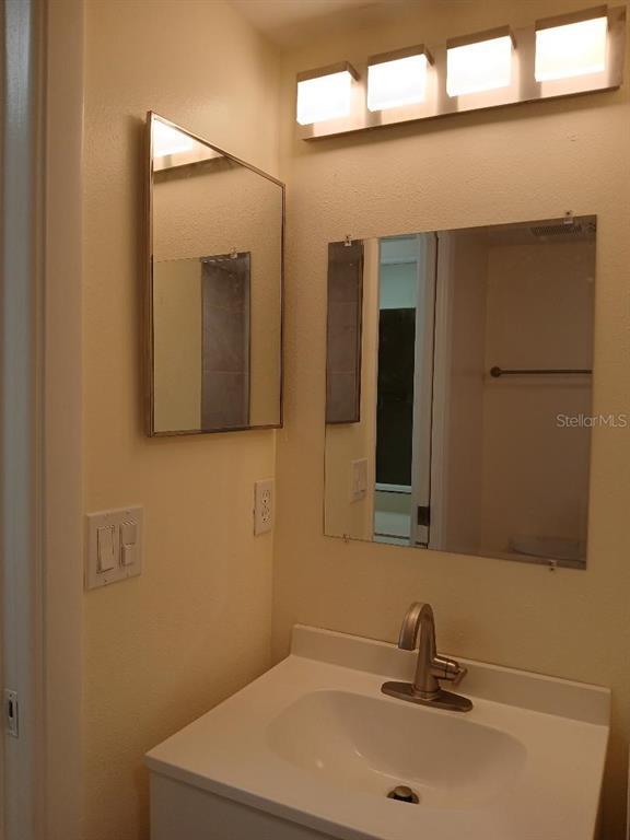 Building Photo - 5787 Summerside Ln