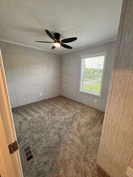 2nd bedroom - 102 North Road