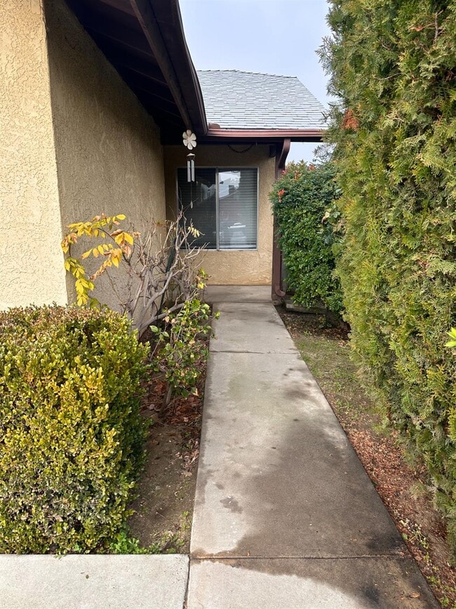 Building Photo - 2612 Huntsman Ave