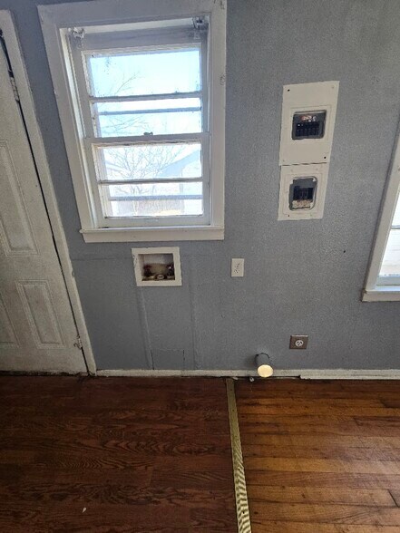 Building Photo - 4118 S Harrison St