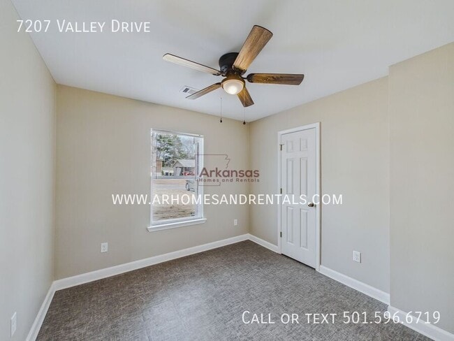 Building Photo - 7207 Valley Dr