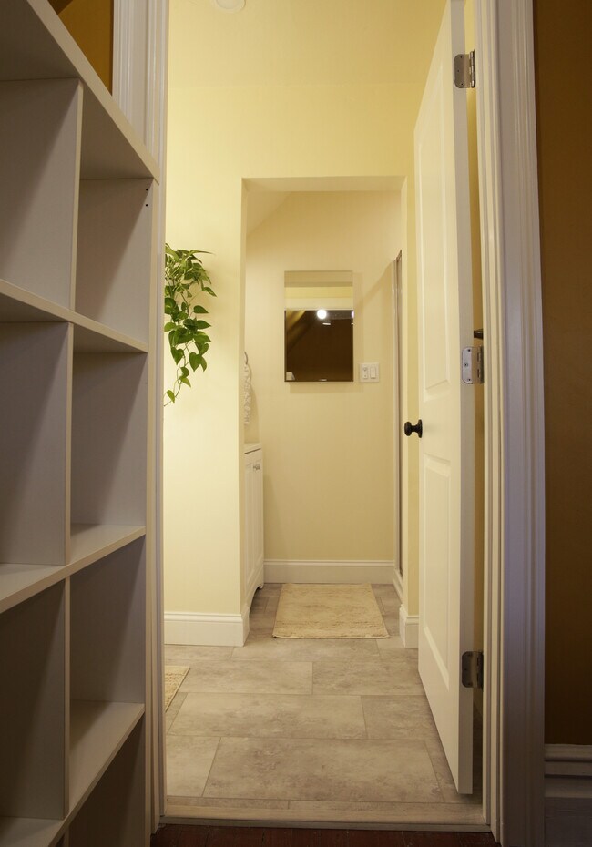 Building Photo - 405 West St