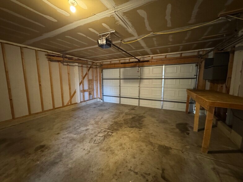 Building Photo - 879 Barn Owl Dr