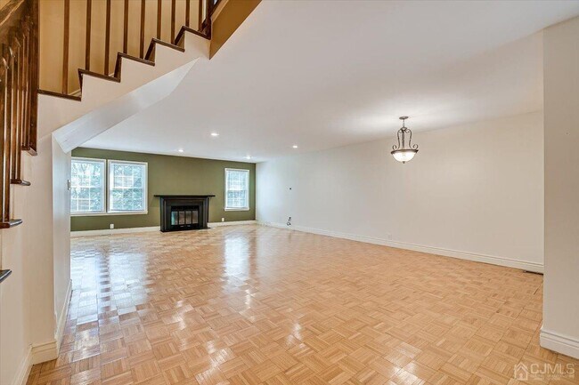 Building Photo - 3902 Springbrook Dr