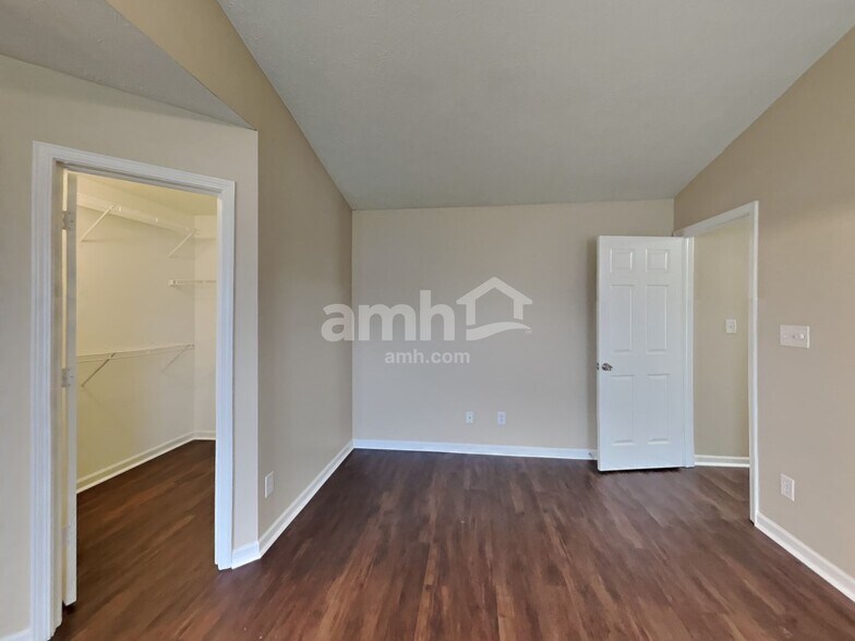 Building Photo - 2488 Liatris Dr
