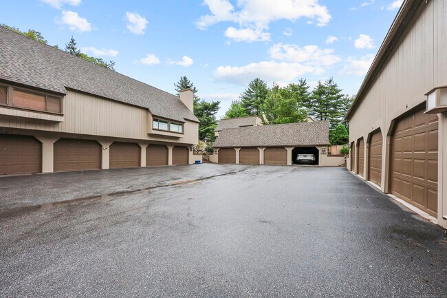 Building Photo - 46 Mallard Dr