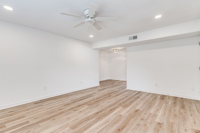 Building Photo - Charming 1-bedroom, 1-bath apartment locat...