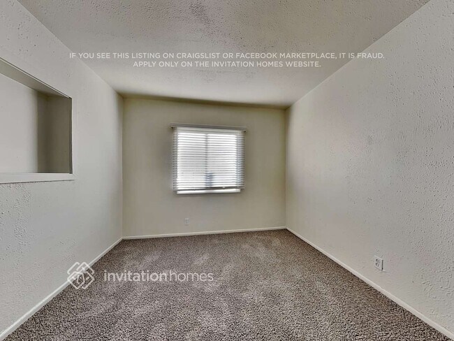 Building Photo - 1448 E 2nd St