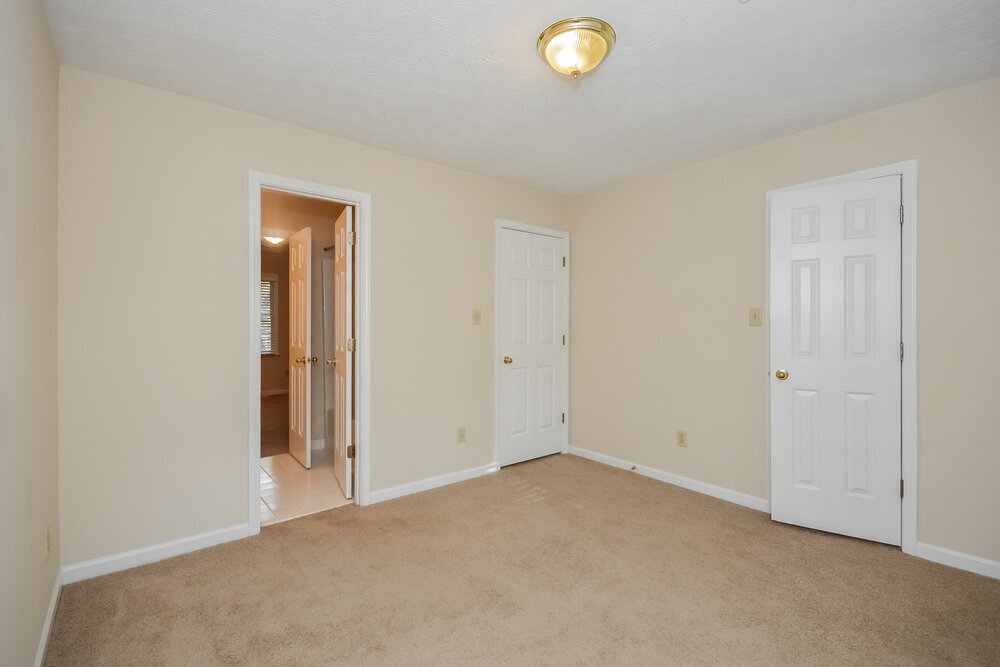 Building Photo - 175 Meadowbrook Dr