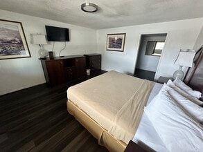 Building Photo - 2530 Bloomfield Hwy