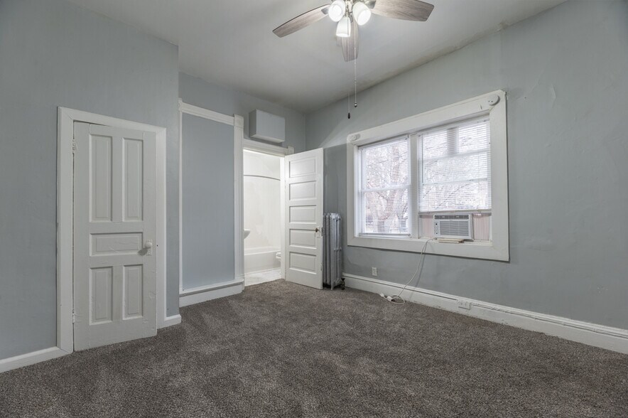 Building Photo - 138 N 38th Ave