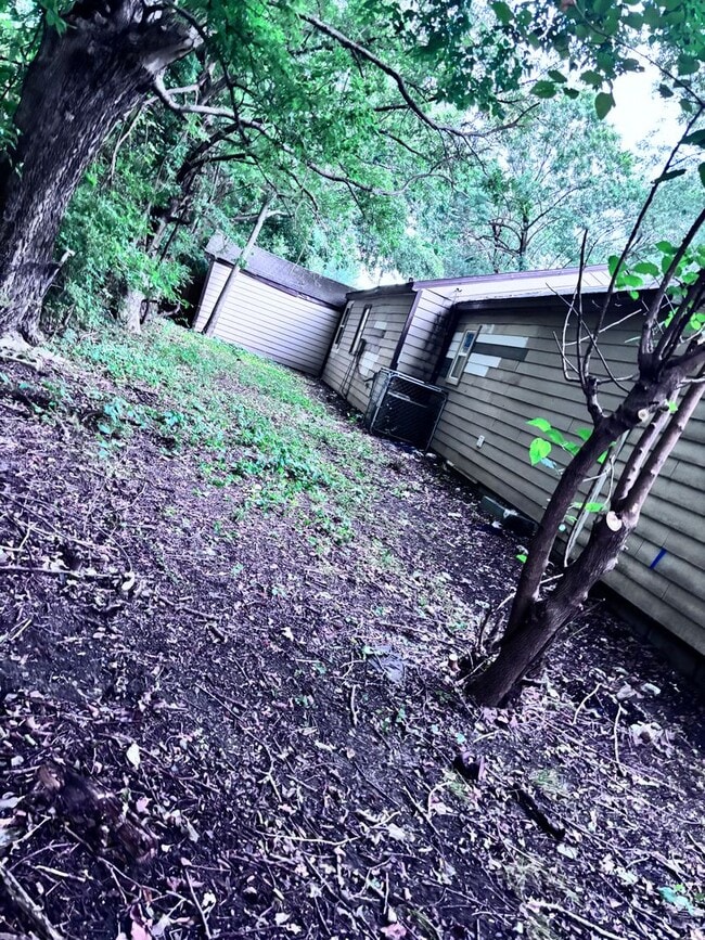 Building Photo - For Rent: Freshly Remodeled 3-Bed, 2-Bath ...