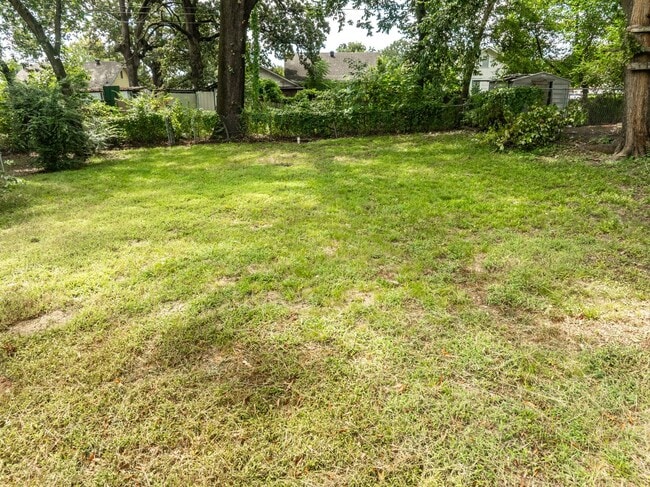 Building Photo - Freshly Updated 3 Bedroom House